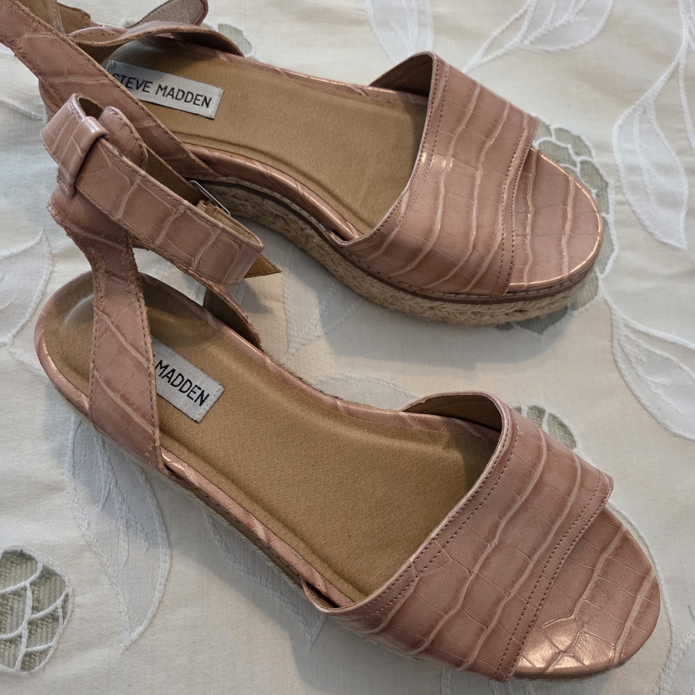 Steve Madden Pink Croc-Embossed Espadrille Sandals